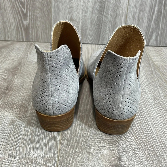 Lucky Brand Birtie Ankle Boots Perforated Suede Leather Gray Booties 6.5M - Picture 4 of 15